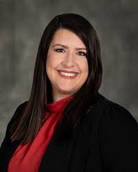 Laura Cary's Instagram, Twitter & Facebook