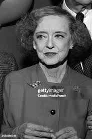 98 Bette Davis Right Stock Photos, High-Res Pictures, and Images