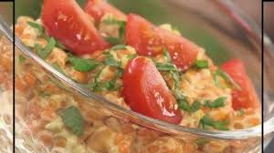 Les recettes de cuisine de carine teyssandier dans télématin : Chroniqueuse Carinne Teyssandier Impossible D Echapper A Cette Belle Couleur Le Living Corail A Ete E Dahl Lentilles Corail Dahl Lentilles Lentilles Corail