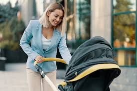 Toilet bersih, parkiran luas dan ada wifi: Panduan Memilih Kereta Dorong Stroller Bayi 2021 Lovia
