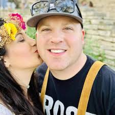 Gina Flores and Eric Munday's Wedding Website