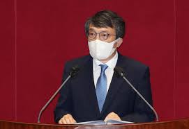 김의겸 '김건희 '관상 앱' 개발에 콘진원 지원금 1억원 들어가… 학위논문에 이용돼'