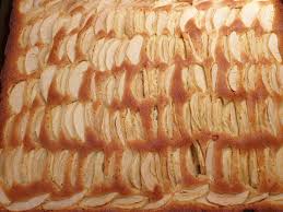 Erdbeerkuchen vom blech rezept leckerer erdbeerkuchen vom blech mit biskuit und vanillepudding. Blechkuchen Rezepte Herbst Chefkoch