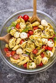 Einfacher Tortellinisalat Pesto Essen Rezepte Rezept Rezepte Tortellinisalat Tortellinisalat Rezept