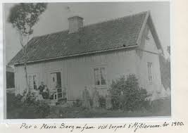 Per och Maria Borg m fam vid torpet i Mjölerum år 1900 Fliseryds  Hembygdsförening Plats