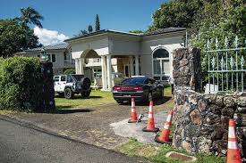 Myeni, 29, walked into the home on april 14, sat down and took off his shoes, prompting the occupants of the house to call 911, police said previously. 2 Honolulu Police Officers Still On Injured Leave Following Altercation With Lindani Myeni Honolulu Star Advertiser