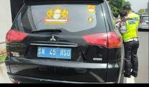 Kerajaan sunda merupakan kerajaan terkenal di nusantara yang berpusat di daerah jawa barat. Jz4o0ouzvqwxwm