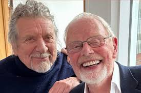 Remember when Tom Baker hosted Doctor Who night in 1999. Interesting  outfit, was it designed by June Hudson by any chance?