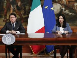 Conferenza stampa del premier conte con la ministra azzolina da palazzo chigi con novità per la scuola: Conte Avverte I Ministri La Scuola E Responsabilita Di Tutti Non Soltanto Di Azzolina Corriere It
