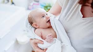 Let him play with a washcloth, splash around, and enjoy floaty toys. Detox Baths For Babies How To Give Your Little One A Detox Bath