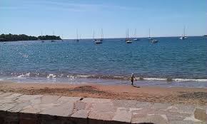 Epingle Par Location Vacances Saint Raphae Sur Decouverte Du Littoral Enfin Les Vacances Sentier De Randonnee Touriste