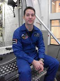 Thomas pesquet a 43 ans (il a eu son anniversaire il y a 9 jours.) thomas pesquet est poissons (du 19 février au 20 mars). Fichier Esa Astronaut Thomas Pesquet Jpg Wikipedia