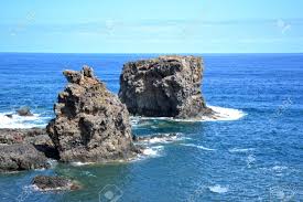 La sua superficie è di soli 8,65 km quadrati ed offre, per le sue piccole dimensioni, un turismo selezionato. Rocks In The Coast Of Ustica Palermo Sicily Stock Photo Picture And Royalty Free Image Image 39023195