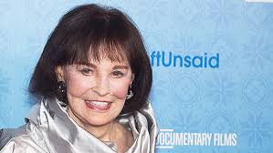 Who Is Gloria Vanderbilt? 5 Things To Know About Heiress & Designer