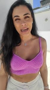 Iris Nichols's Instagram, Twitter & Facebook