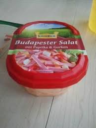 Da aber fertig gekaufte salate oft nicht so richtig gut schmecken (auch lässt die fleischqualität häufig zu wünschen übrig), bereite ich diese gerne selbst zu. Schlosskuche Budapester Salat Photo