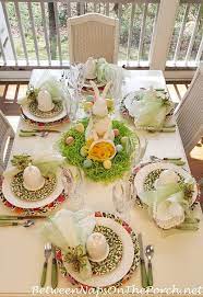 Welcome to the 186th tablescape thursday! Spring Easter Table Setting With Spode Emma S Garland Bunny Centerpiece Easter Table Decorations Easter Table Settings Easter Table Decorations Diy
