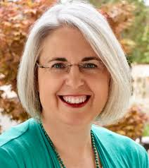 Andrea Strang's Instagram, Twitter & Facebook