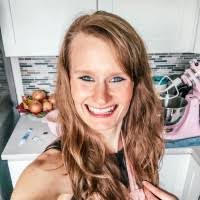 Kristin Ryder's Instagram, Twitter & Facebook