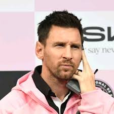 🗣️ Jan Orban, kocin Poland 🇵🇱: ...🚨🚨🚨🚨🚨🚨🚨 "A lokacin hutun ,  Lewandowski ya gaya mani cewa yana jin wani abu, amma ya ce min zai iya  buga wasan." "Da ace ya daga