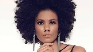 Rayanne está sendo perseguida por francês e expõe impunidade