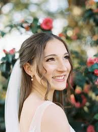 I wanted to come offer my services if anyone is searching to have Bridals  done! I've done a handful of weddings over the past few years but now I'm  adding