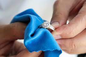 There are many diy ring cleaning recipes on the internet, but most jewelry experts will agree that you should not use anything other than mild dish detergent and warm. 4 Best Engagement Ring Cleaners Stylecheer Com