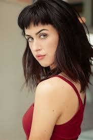 Veronica Reed's Instagram, Twitter & Facebook