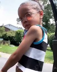 @rihanna's video Tweet