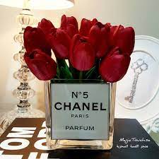 طلب عميلتي فازا شانيل ورد ذو ملمس طبيعي ٧٠ ريال ربي يهنيها ويبارك لها