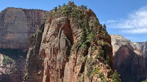 I can only imagine what it would look like during the peak season summer months. Zion National Park How Crowded Is It How Early Should You Get There