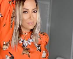 Καλοκαίρι αγκαλιά μου ‎(file, aac, single, 256). Allh8wrisame H Melina Aslanidoy 3aplwvei Forwntas Mono Ta Aparaithta Kolash