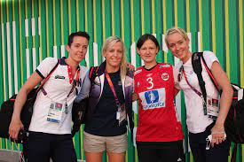 Gratulerer med dagen til de sprekeste tremenningene mine, kristine og katrine. Kristine Lunde Borgersen Heidi Loke Katrine Lunde Haral Flickr
