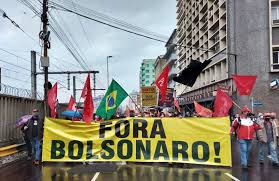 .de 'impeachment' contra el presidente, jair bolsonaro, por supuesta interferencia en las fuerzas consideran que bolsonaro atentó contra las instituciones democráticas al querer utilizar a los. Manifestantes Retornam As Ruas Do Rio Grande Do Sul Pelo Impeachment De Bolsonaro Extra Classe