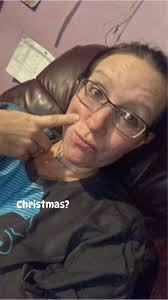 I put up my tree and now I'm feeling jolly! Also this Santa is my own  personal brand of heroin 😍