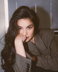 YOUR FACE CARD NEVER DECLINES, ANNE! ✨ LOOK: Anne Curtis radiates timeless  beauty in her latest headshots, stunning fans with her gorgeous new photos  posted