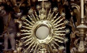 The art work 'monstranz, 2010' by artist thomas bayrle is seen at the documenta (13) art exhibition in kassel june 6, 2012. Fragen Und Antworten Rund Um Das Fronleichnamsfest