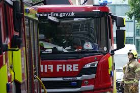 Witness to the blaze in railway arches on. Pfgasczzhaehmm
