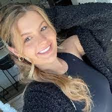 Carissa Bruce's Instagram, Twitter & Facebook