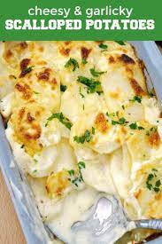 Easy Cheesy Scalloped Potatoes With Heavy Cream And Garlic A Delicious Side Dish For Easy Cheesy Scalloped Potatoes Potato Side Dishes Scalloped Potatoes Easy