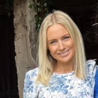 Tessa Roche's Instagram, Twitter & Facebook