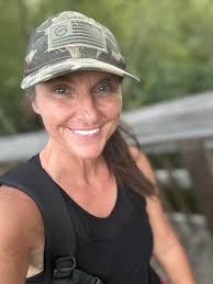 Day 2 of our Push up challenge, thanks everyone for the pictures, videos  and message . Love it ❤️ Finished with 110 today 30 inclined, 2x20, 1x30 an  1x 10 for Greg