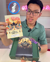 sweetto__] 😋 𝑯𝒂𝒎𝒑𝒆𝒓𝒔 𝑳𝒆𝒃𝒂𝒓𝒂𝒏 𝒚𝒂𝒏𝒈 𝒎𝒂𝒏𝒊𝒔 𝒅𝒂𝒏  𝒔𝒑𝒆𝒔𝒊𝒂𝒍 𝒅𝒂𝒓𝒊 𝑺𝒘𝒆𝒆𝒕𝒕𝒐! 🤩 Tersedia Brownies full coklat  dari Sweetto! 👉🏻 Lengkap dengan Box hampers, greeting card, dan topper  Idul Fitri! 😍 Tersedia varian: •