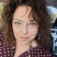 What shops in Knoxville rent booth space to local creators for baby and  children's clothing and accessories?