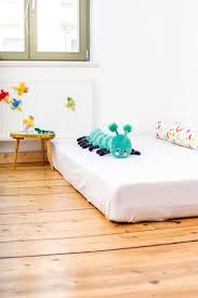 Montessori Baby Kinderzimmer Ab 10 Monaten The Krauts Kinder Zimmer Baby Kinderzimmer Montessori Baby