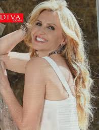 La conduttrice ha dichiarato che volevano screditarla. Lorella Cuccarini Si Racconta