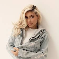 Kylie With Blonde Hair And Dark Roots Instahair Kylie Jenner Look Kylie Jenner Blonde Kylie Kristen Jenner