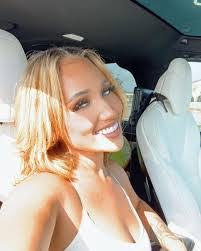 Ashley Lauren's Instagram, Twitter & Facebook