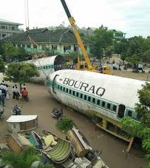 Nama kecilnya adalah raden qasim, kemudian mendapat gelar raden syarifudin. Ada Bouraq Nangkring Di Depan Pondok Pesantren Di Lamongan