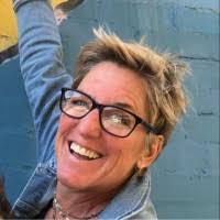 Kim Geer's Instagram, Twitter & Facebook